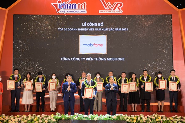 MobiFone lọt Top 50 doanh nghiệp Việt Nam xuất sắc nhất năm 2021