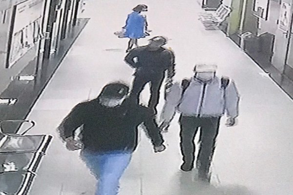 Hà Nội bắt 3 đối tượng vào nhà mua điện thoại rồi trói chủ nhà cướp của