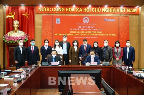 Vietravel và tỉnh Tuyên Quang ký kết hợp tác chiến lược 
