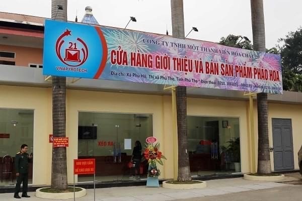 Mua pháo hoa của nhà máy Z121 ở đâu?