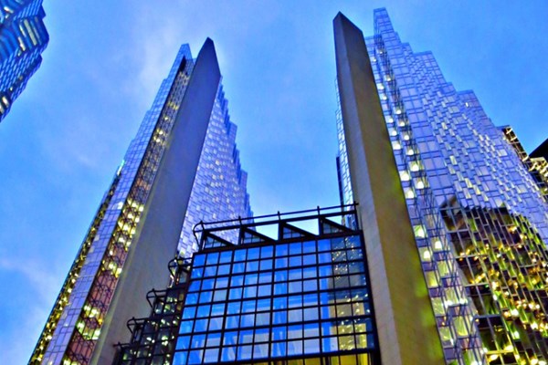 Tỷ phú người Tây Ban Nha "thâu tóm" tòa nhà chọc trời nổi tiếng của Canada