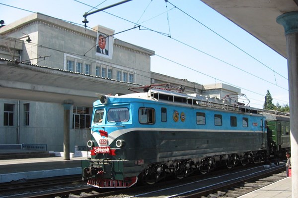  Nối lại tuyến đường sắt vận tải hàng hóa Trung Quốc -Triều Tiên 