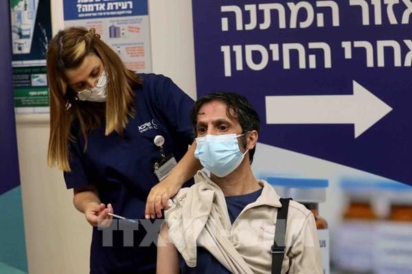Israel: Liều vaccine COVID-19 thứ 4 không đủ ngăn ngừa biến thể Omicron