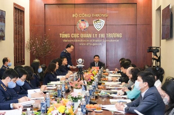 Cơ chế nào để giám sát hiệu quả hoạt động quản lý thị trường?