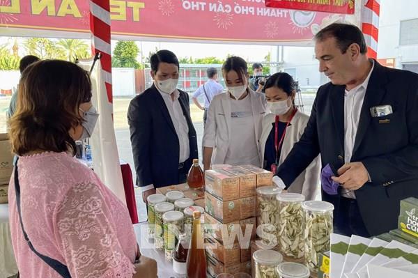 Cần Thơ: Khai mạc phiên chợ hàng Việt năm 2022