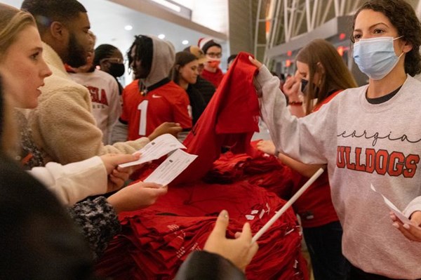 Số ca mắc COVID-19 tăng cao ở nhiều trường đại học Mỹ