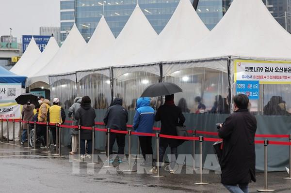 WHO: Nguy cơ từ biến thể Omicron vẫn rất cao