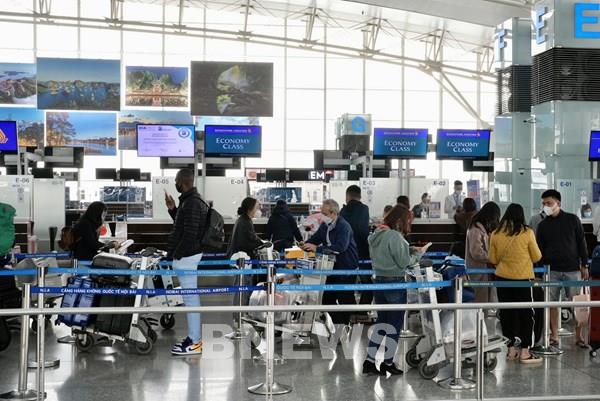 Sân bay Nội Bài những ngày cao điểm Tết 