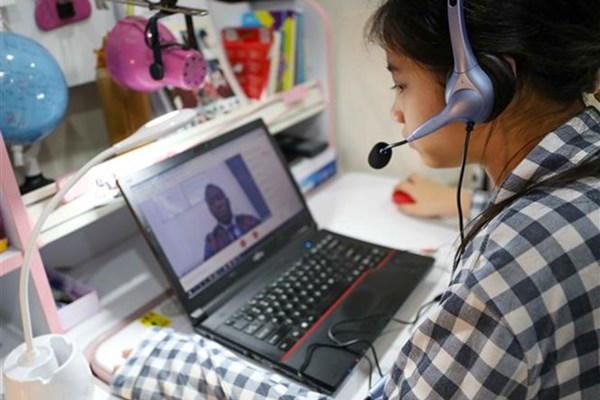 Học sinh từ lớp 1-6 tại Hà Nội tiếp tục học trực tuyến