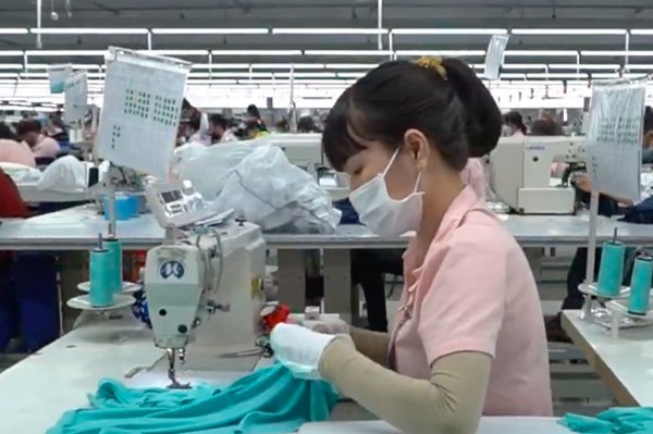 Xuất khẩu dệt may “ngấm đòn” lạm phát