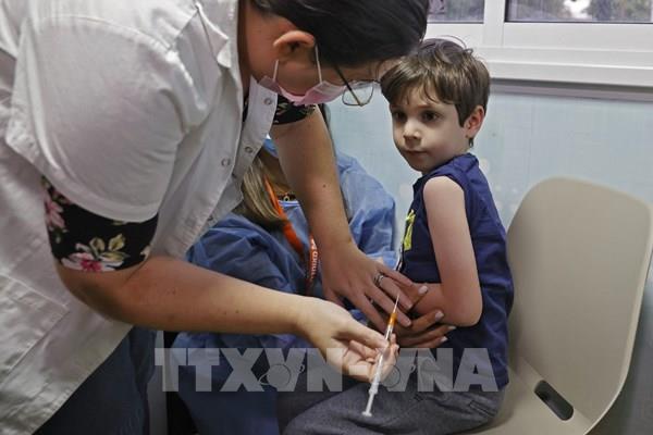 Nên mở cửa trường học, tìm cách sống chung với COVID-19