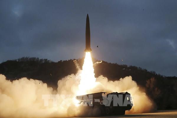 Triều Tiên xác nhận thử tên lửa đạn đạo tầm trung xa Hwasong-12