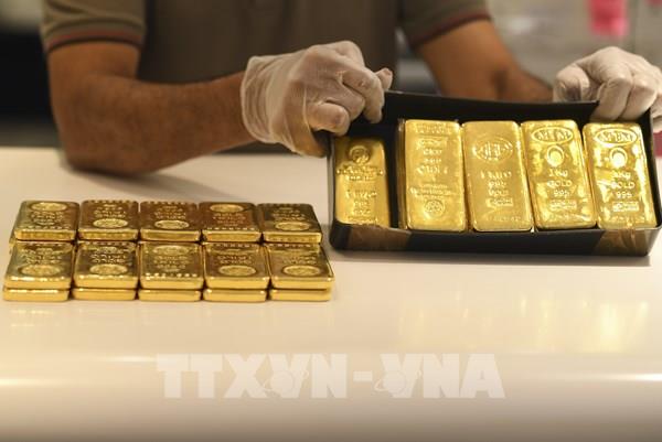Chuyển động thị trường: Giá vàng châu Á tăng trước khả năng Fed sớm hạ lãi suất