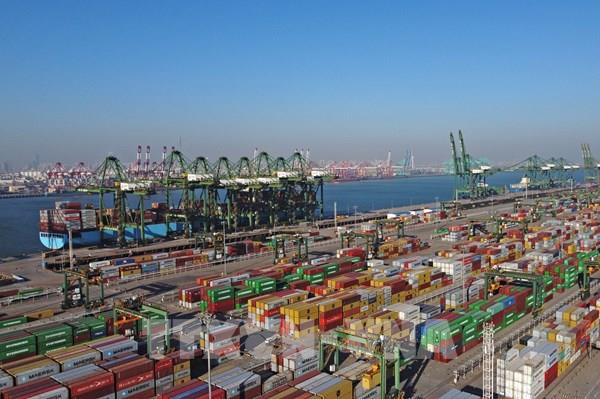 Lượng lớn tàu container vẫn bị mắc kẹt tại Biển Đỏ