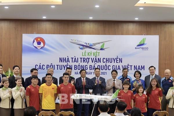 Đội tuyển bóng đá nữ quốc gia về nước trên chuyên cơ của Bamboo Airways