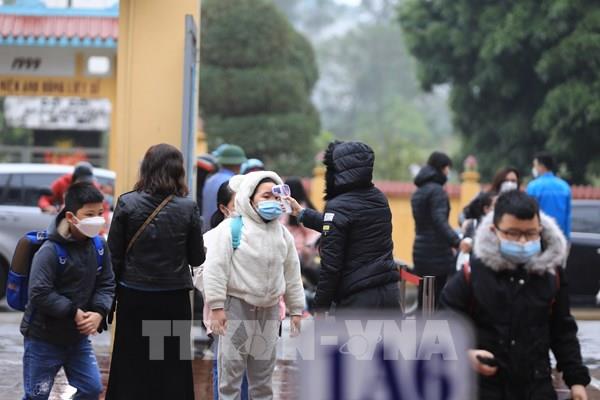 Học sinh từ lớp 1 đến lớp 6 các huyện, thị xã của Hà Nội đi học trở lại