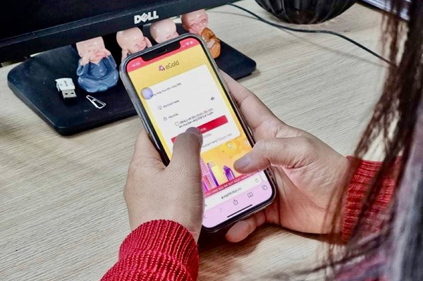 Mua vàng Thần Tài online để ’tránh’ dịch COVID-19