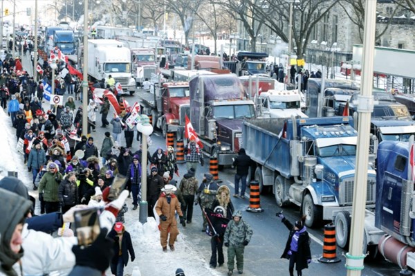Canada: Các nhà sản xuất tìm phương thức vận chuyển thay thế do tài xế xe tải biểu tình