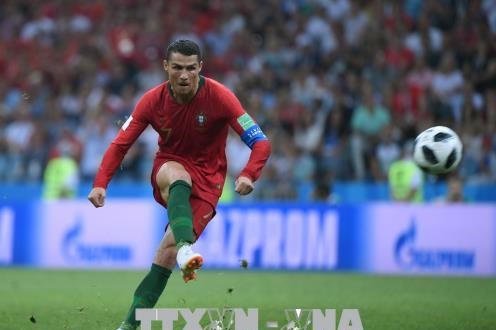 EURO 2024: C.Ronaldo đi vào lịch sử với kỷ lục vô tiền khoáng hậu