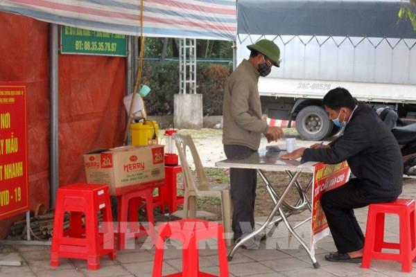 Ngày 15/2, thêm 31.814 ca mắc mới COVID-19, có 22.870 ca trong cộng đồng