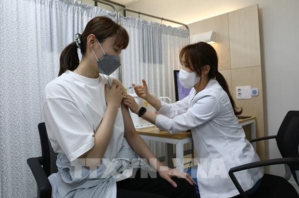 Hàn Quốc phát triển loại vaccine ngừa COVID-19 đầu tiên tự bào chế trong nước