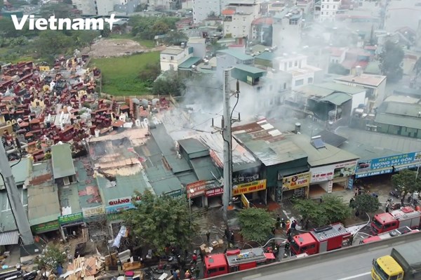 Hà Nội: Cháy lớn trên đường Nguyễn Xiển đúng ngày Rằm tháng Giêng