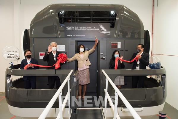 Aibus khai trương thiết bị mô phỏng buồng lái máy bay A350 thứ 4 tại châu Á