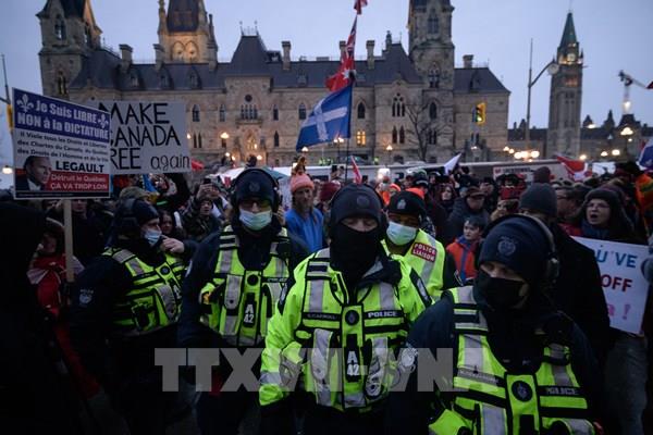 Canada dành 15,7 triệu USD hỗ trợ doanh nghiệp nhỏ bị ảnh hưởng bởi biểu tình 