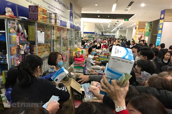 Giá kit test nhanh COVID-19, sả gừng tại Hà Nội tăng mạnh