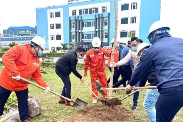  Điện lực Việt Nam phát động Tết trồng cây tại Công ty Nhiệt điện Thái Bình