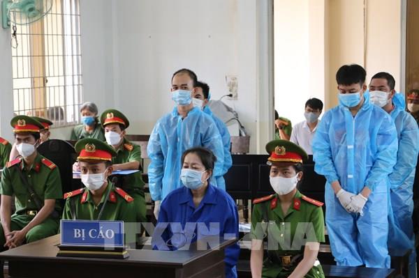 Tuyên án 5 bị cáo trong đường dây vận chuyển trái phép tiền tệ qua biên giới