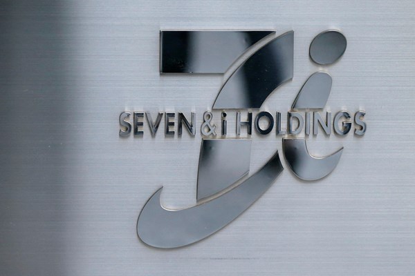 Seven & i bắt đầu lựa chọn người mua doanh nghiệp kinh doanh bách hóa