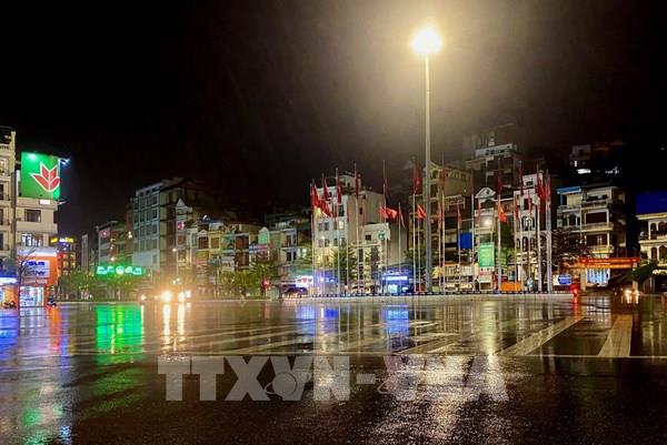 Quảng Ninh: F0 tăng cao, Tp. Hạ Long dừng kinh doanh dịch vụ làm đẹp, karaoke