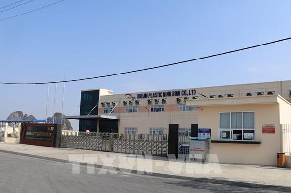 Công nhân Công ty TNHH Dream Plastic Ninh Bình trở lại làm việc