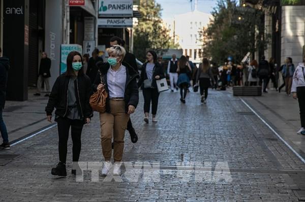  S&P nâng xếp hạng tín nhiệm của Hy Lạp