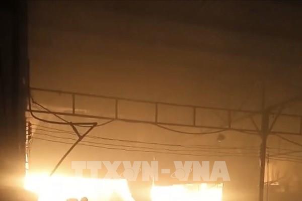 Bình Dương: Cháy cơ sở sản xuất gỗ Pallet