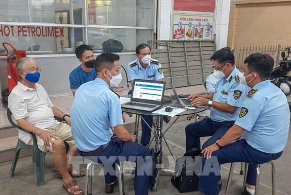 Cần Thơ phạt 15 triệu đồng đối với cây xăng bán hàng cầm chừng