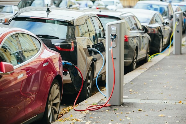 EU sẽ siết chặt việc kiểm định khí thải đối với dòng xe lai điện