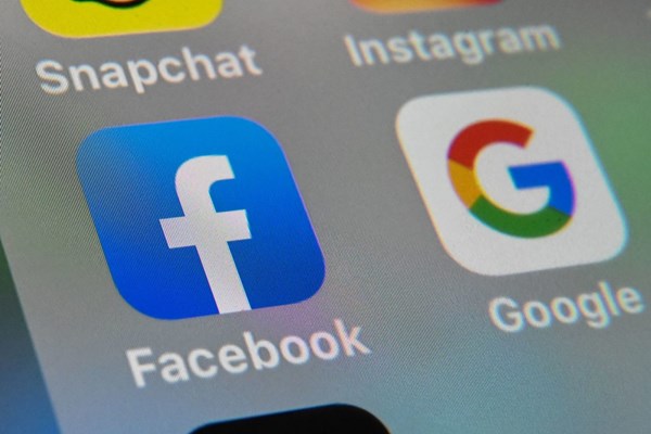 Facebook và Google đối mặt cuộc điều tra chống độc quyền của EU và Anh