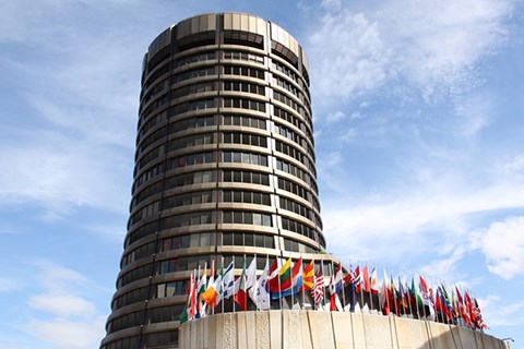 Các ngân hàng trung ương đối mặt sức ép lạm phát lớn do căng thẳng Nga-Ukraine