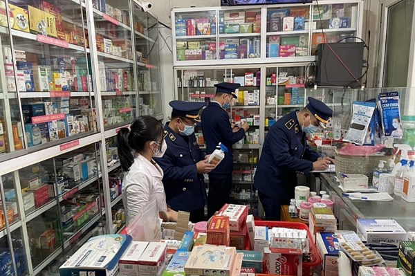 Giám sát chặt thị trường trước dịch COVID-19 và xung đột vũ trang tại Ukraine