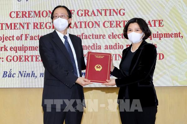 Bắc Ninh trao giấy chứng nhận đầu tư mở rộng cho Công ty Goertek Vina