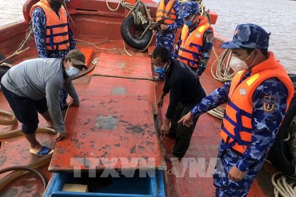Kiên Giang bắt tàu vận chuyển 60.000 lít dầu DO không rõ nguồn gốc