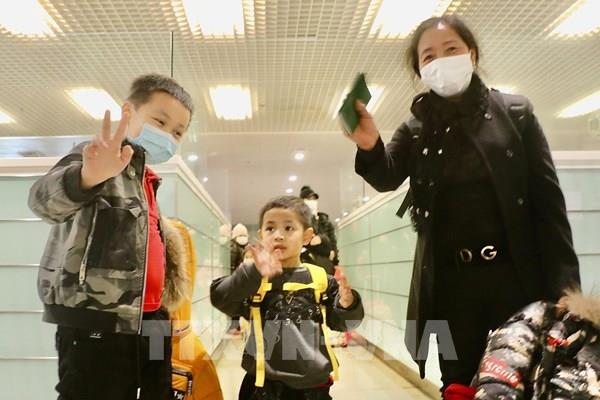 287 kiều bào người Việt từ Ukraine đã về đến sân bay Nội Bài 