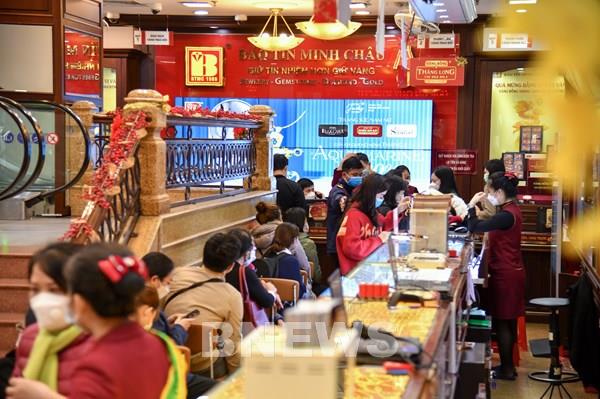 Giá vàng giảm 220 nghìn đồng/lượng