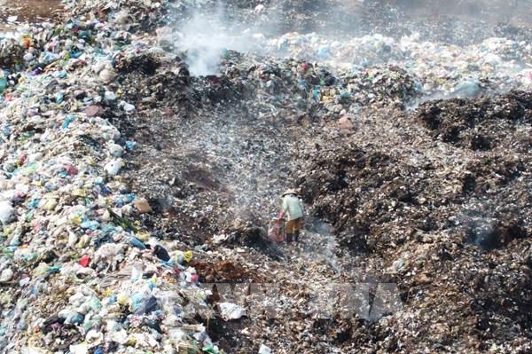 Bãi rác tại huyện Đắk R’lấp luôn quá tải và gây ô nhiễm môi trường