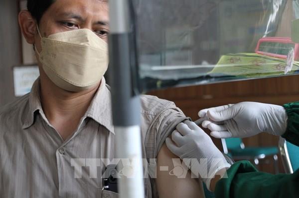 WHO ủng hộ mạnh việc tiêm mũi vaccine tăng cường ngừa COVID-19