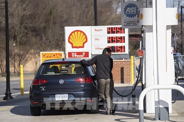 Giá dầu và vàng thế giới cùng giảm