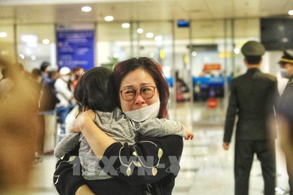 Hình ảnh đưa công dân Việt Nam sơ tán từ Ukraine về nước