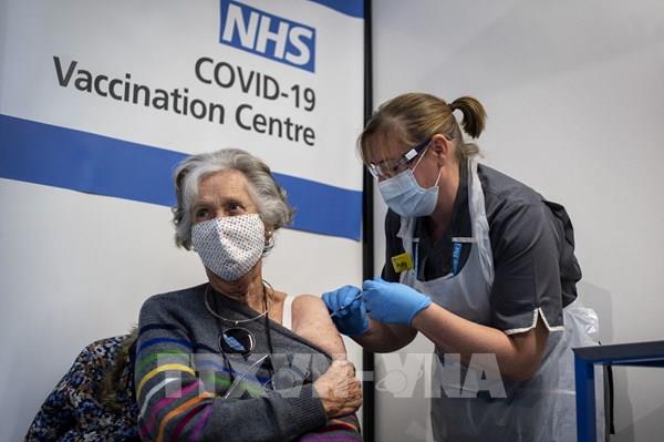 Anh ghi nhận hiệu quả cao của mũi vaccine tăng cường trước biến thể Omicron
